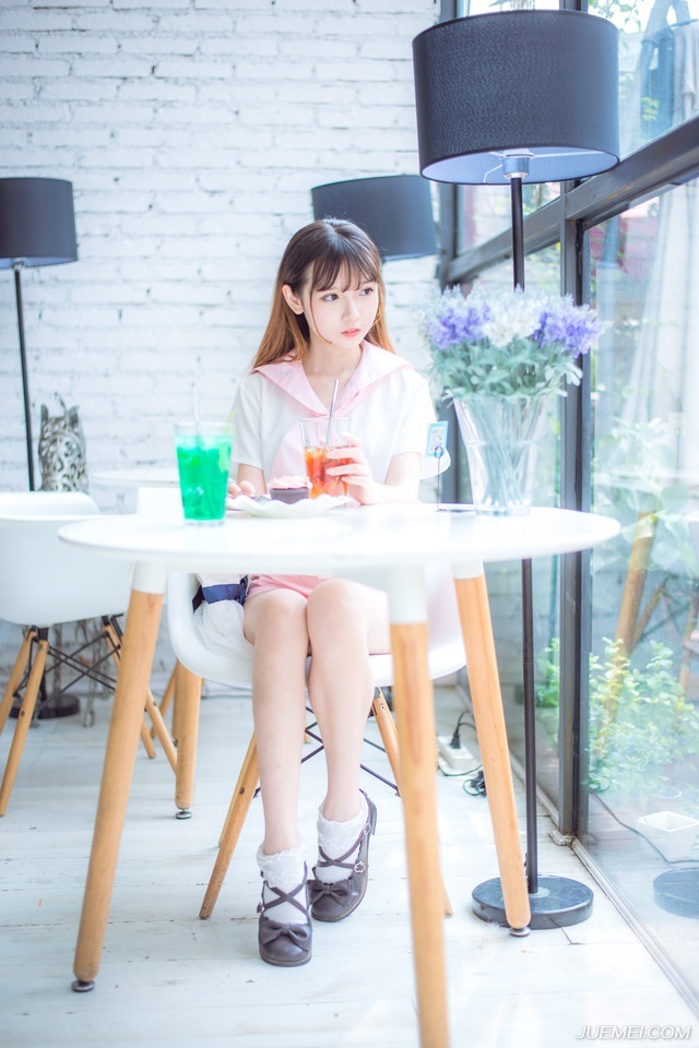 你们的偶像是明星，我的偶像是卫星。——韩寒《后会无期》